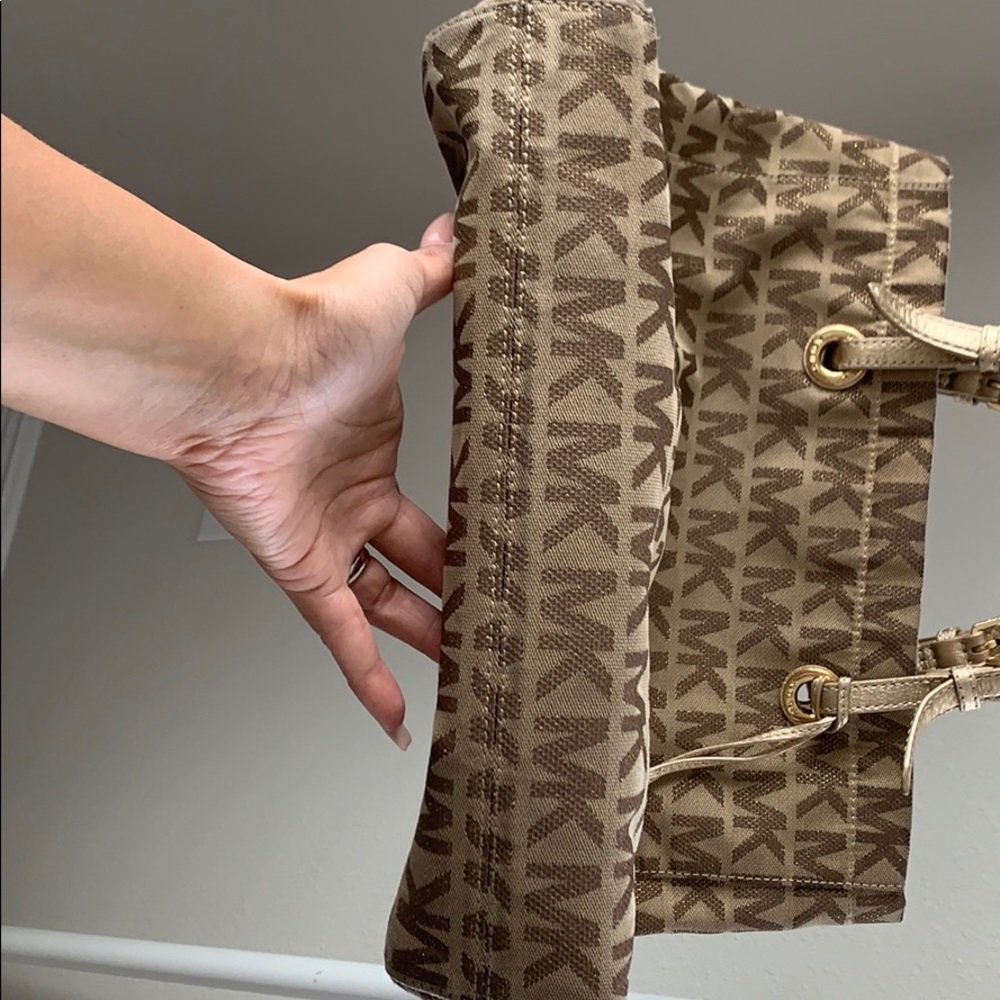 Purse - Picture 3 of 3